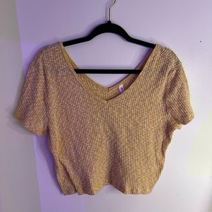 💛yellow cropped tee; waffled with white